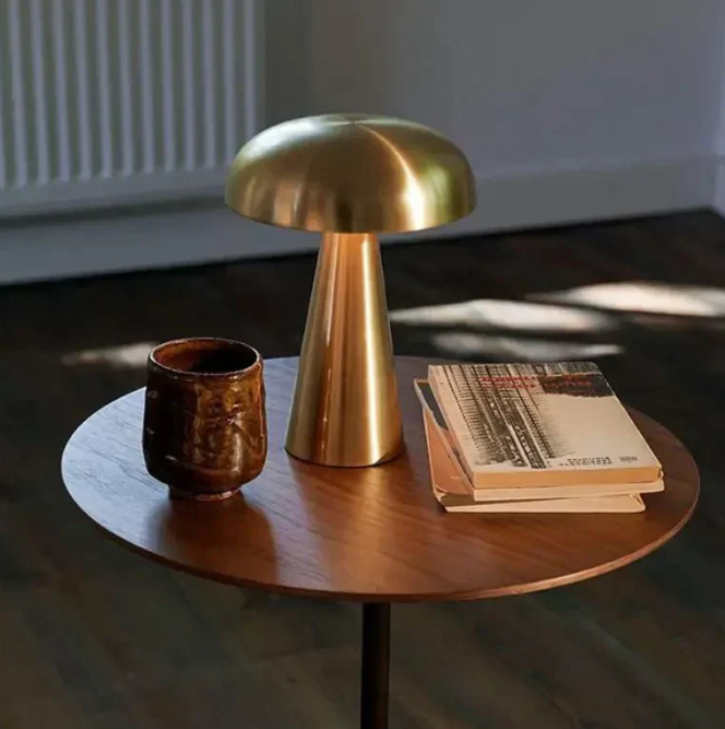 Luminária Abajur de Mesa Cogumelo Portátil Metálico